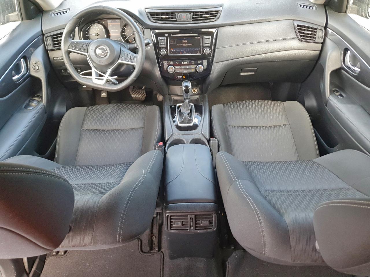 2019 NISSAN ROGUE SV photo 8