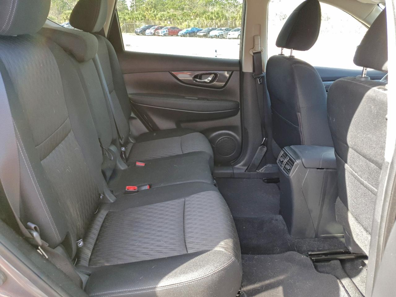 2019 NISSAN ROGUE SV photo 11