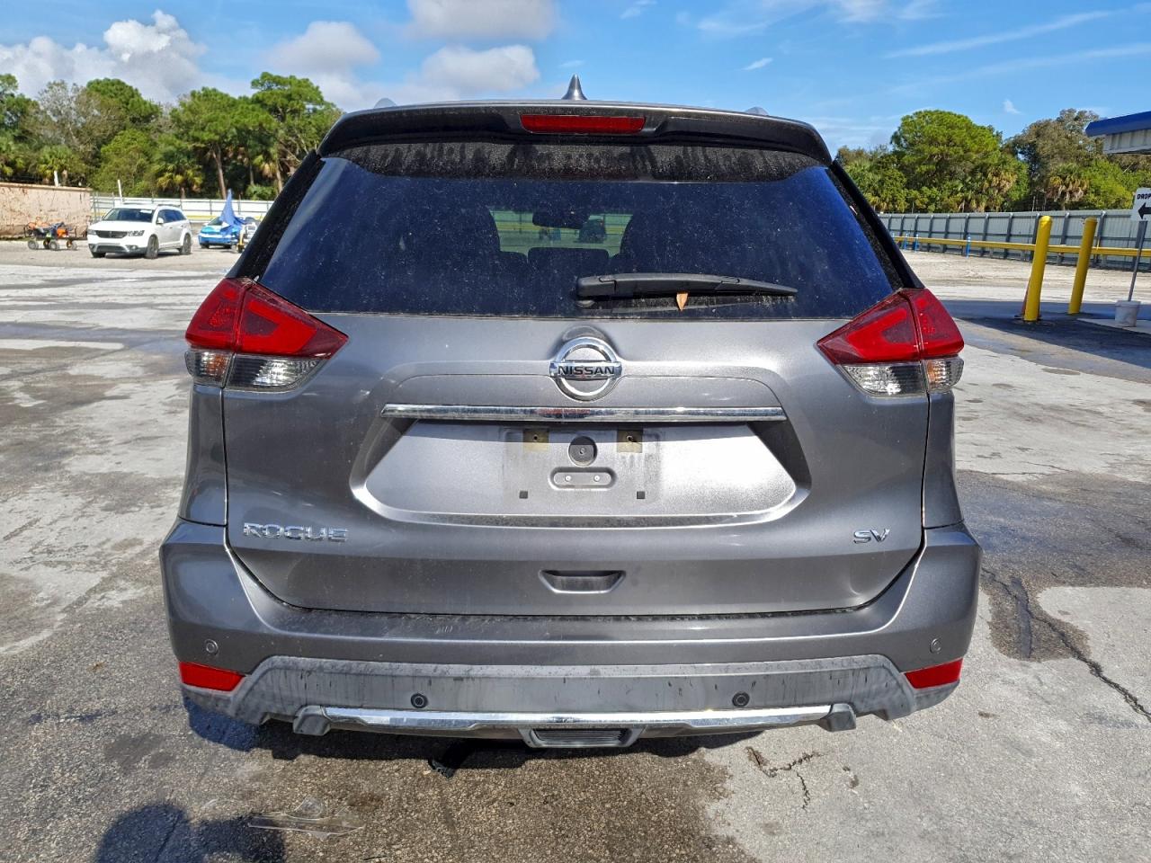 2019 NISSAN ROGUE SV photo 6