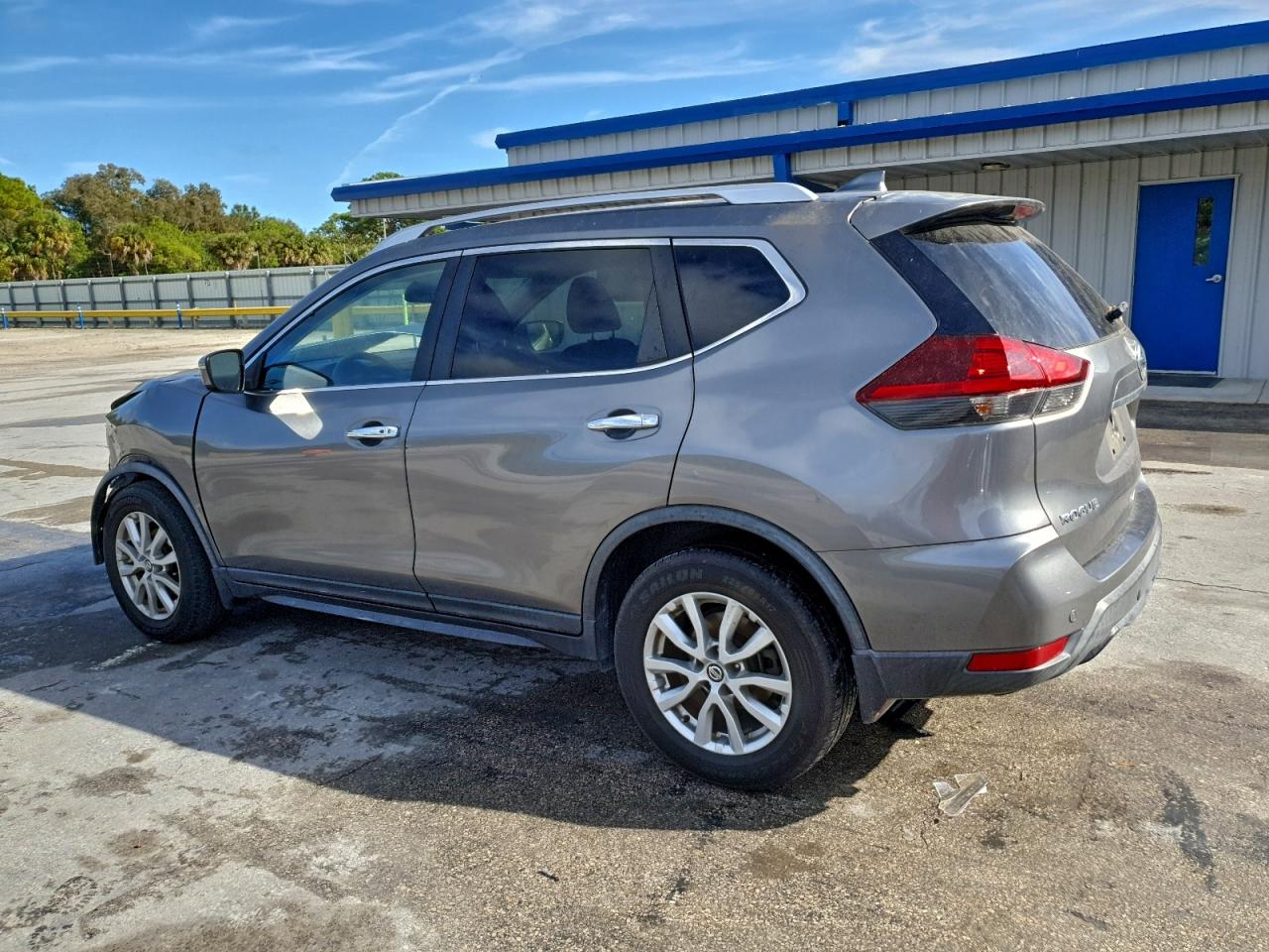 2019 NISSAN ROGUE SV photo 2