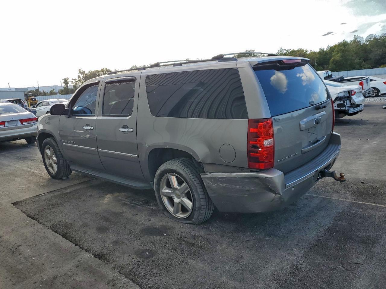 2009 CHEVROLET SUBURBAN K1500 LTZ photo 2