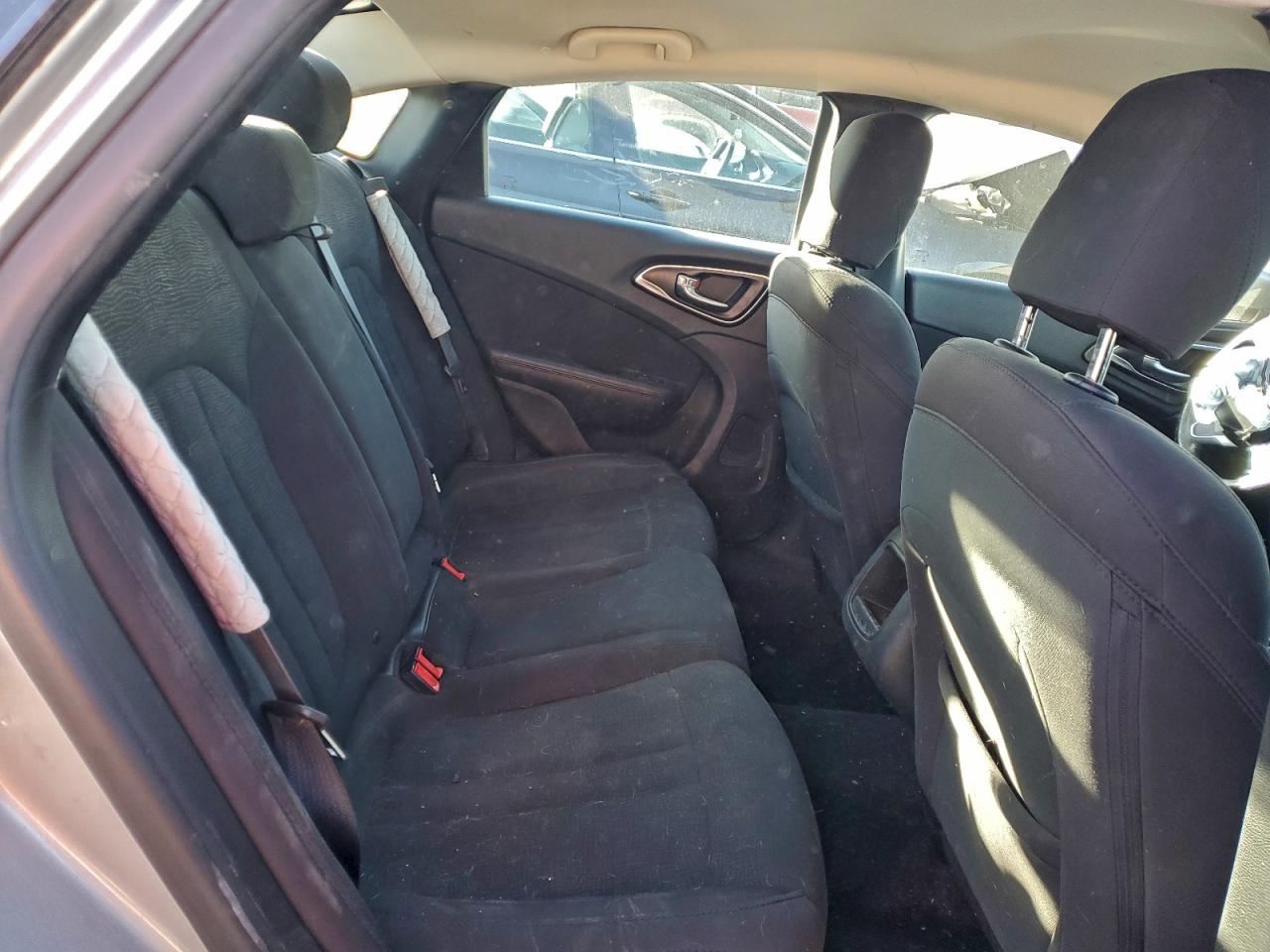 2016 CHRYSLER 200 LIMITED photo 10