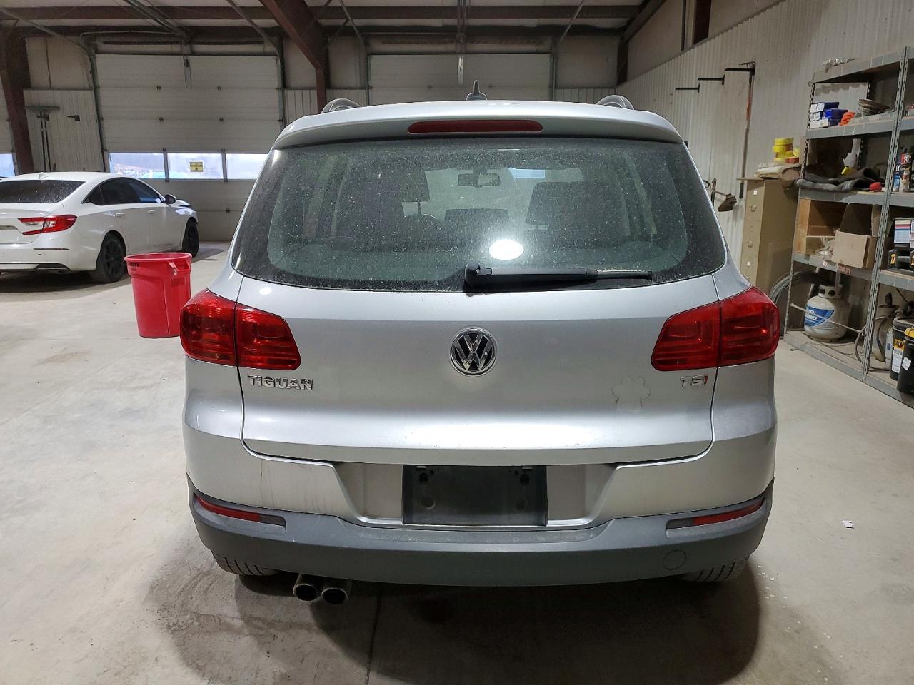 2017 VOLKSWAGEN TIGUAN S photo 6