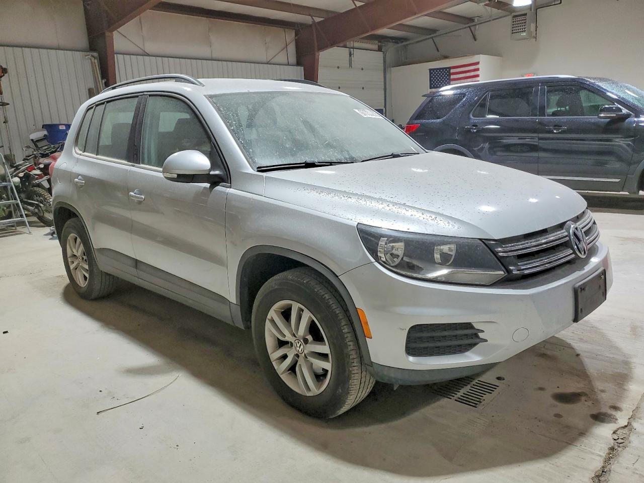 2017 VOLKSWAGEN TIGUAN S photo 4
