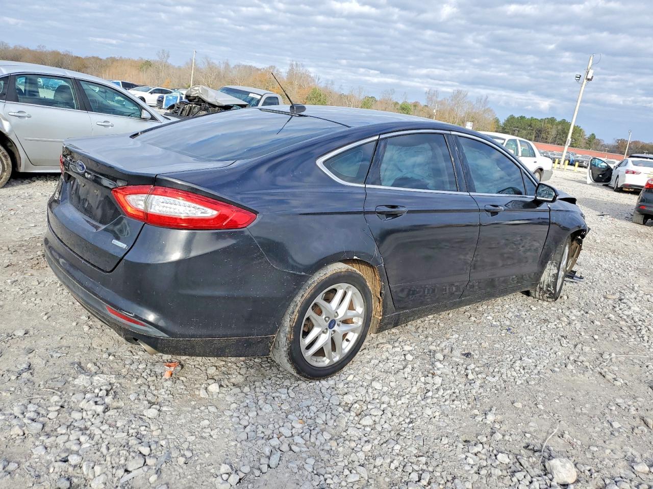2013 FORD FUSION SE photo 3