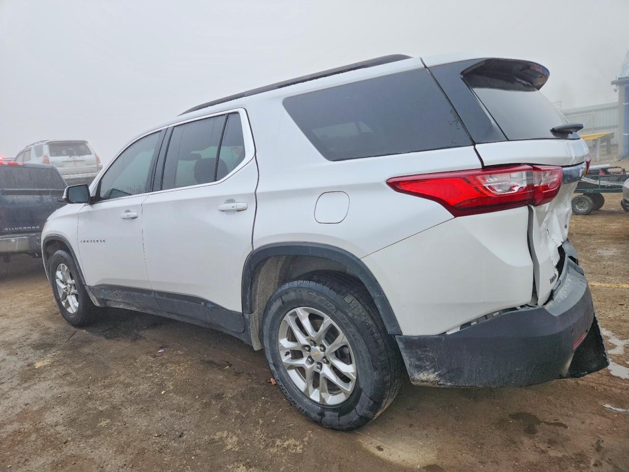2020 CHEVROLET TRAVERSE LT photo 2