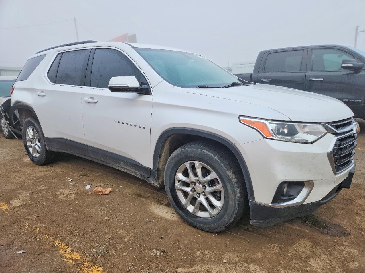 2020 CHEVROLET TRAVERSE LT photo 4
