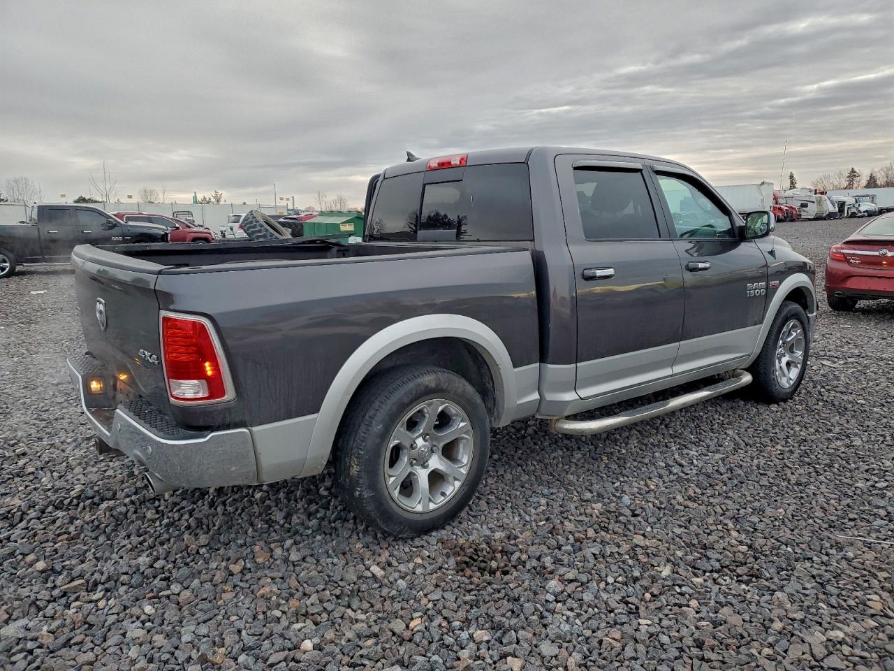 2015 RAM 1500 LARAMIE photo 3