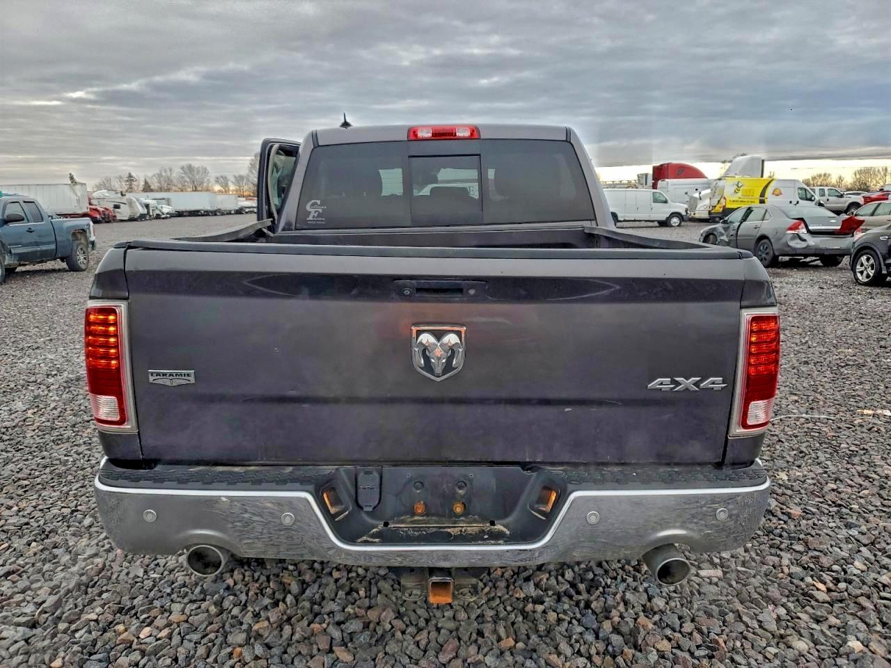 2015 RAM 1500 LARAMIE photo 6