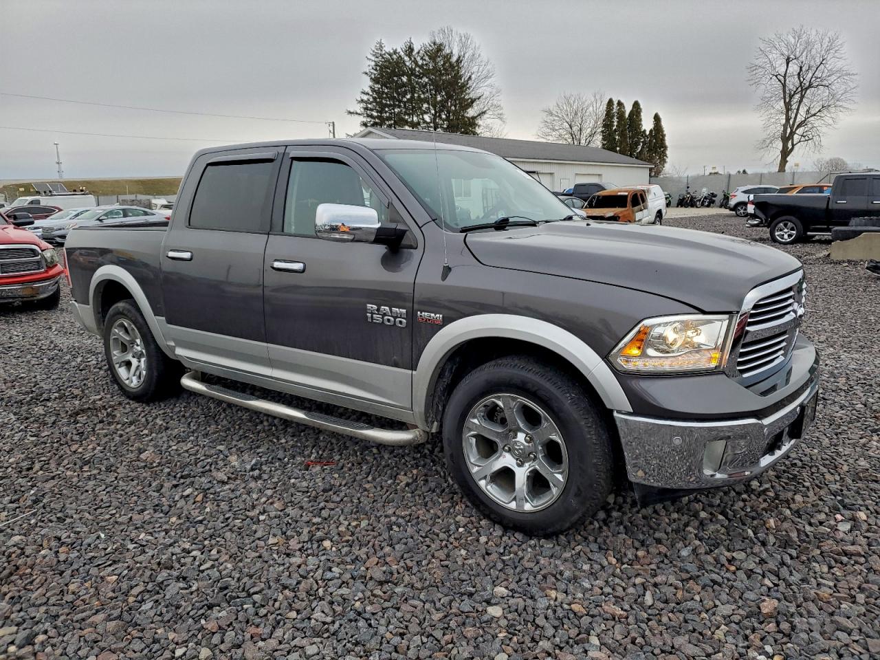 2015 RAM 1500 LARAMIE photo 4