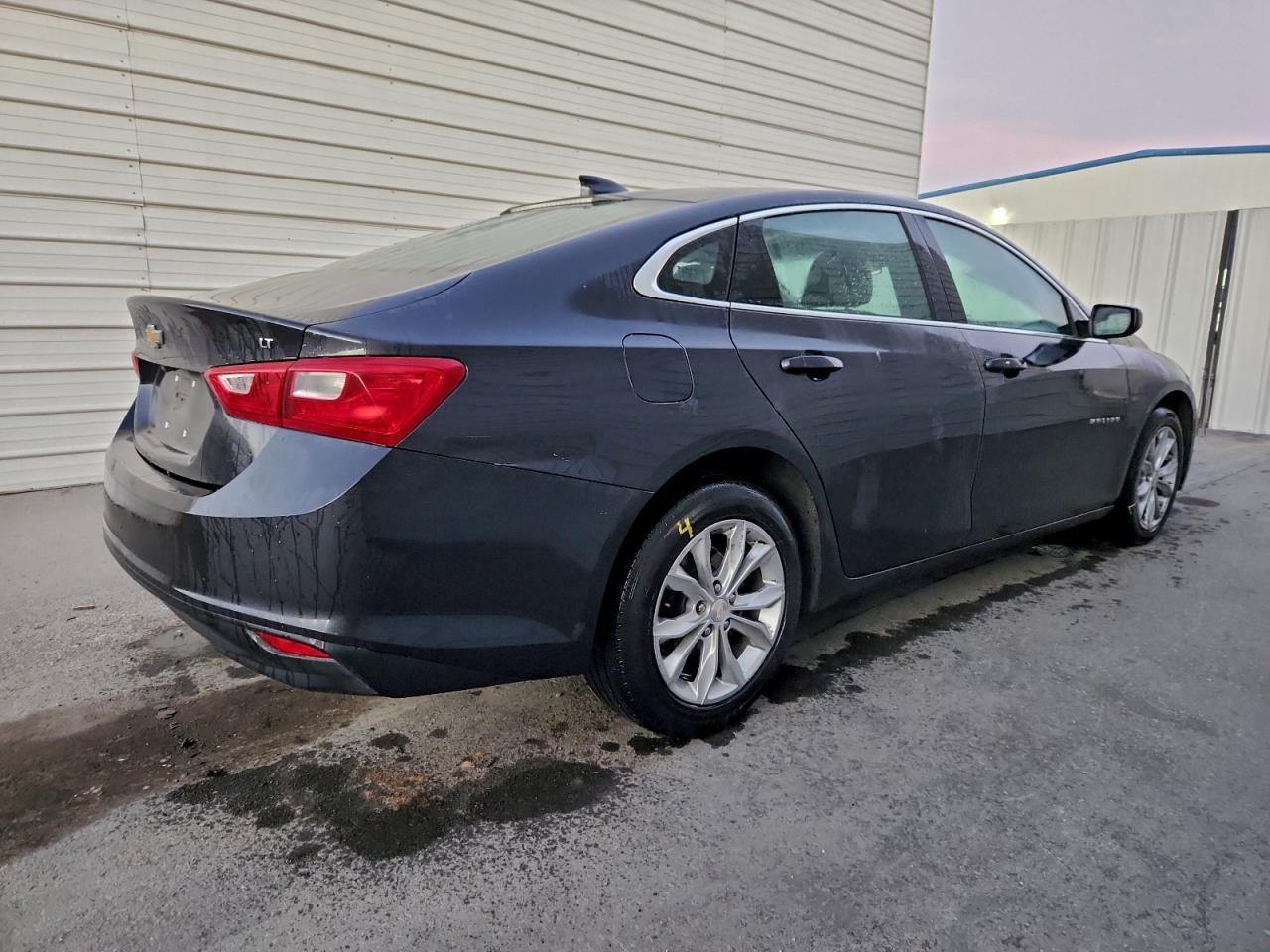 2023 CHEVROLET MALIBU LT photo 5