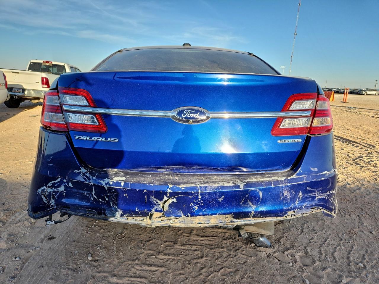 2015 FORD TAURUS SE photo 6