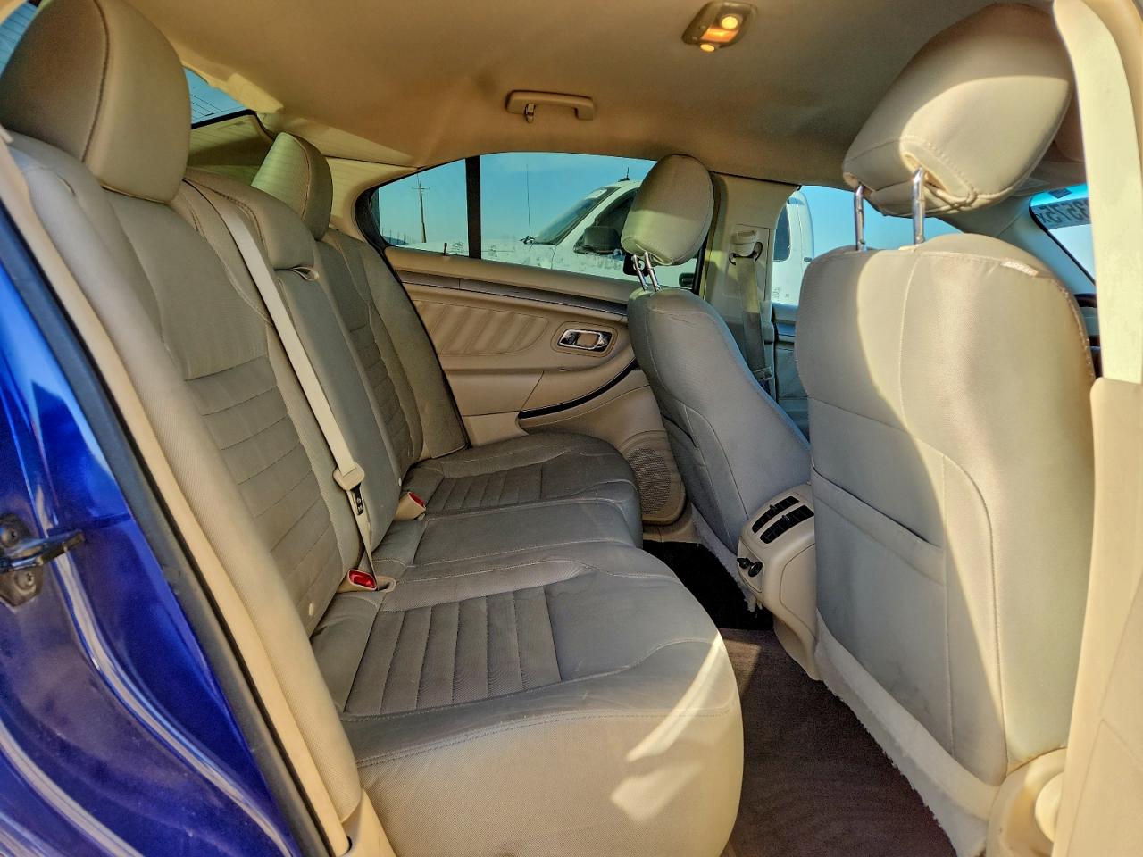2015 FORD TAURUS SE photo 10