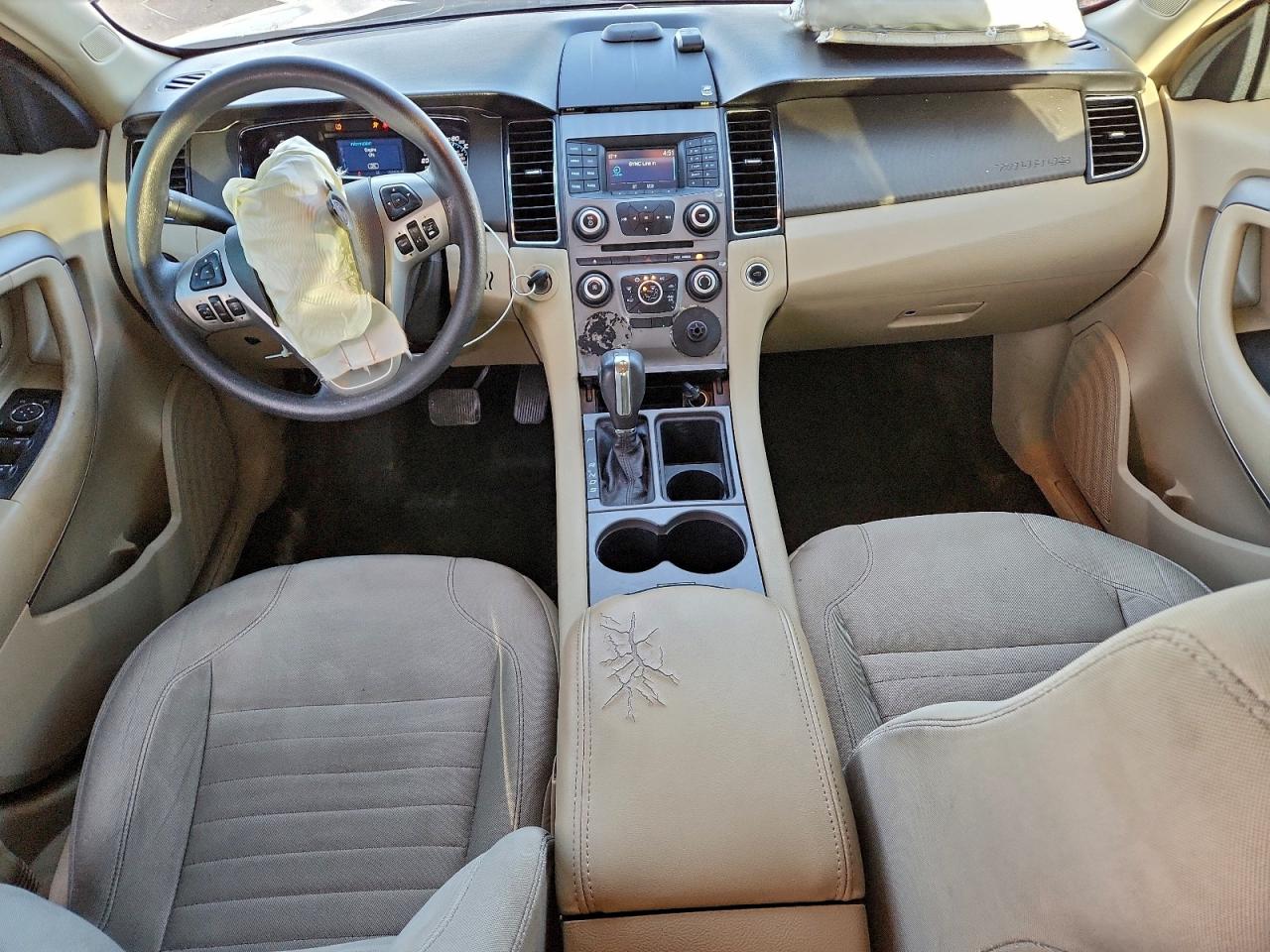 2015 FORD TAURUS SE photo 8