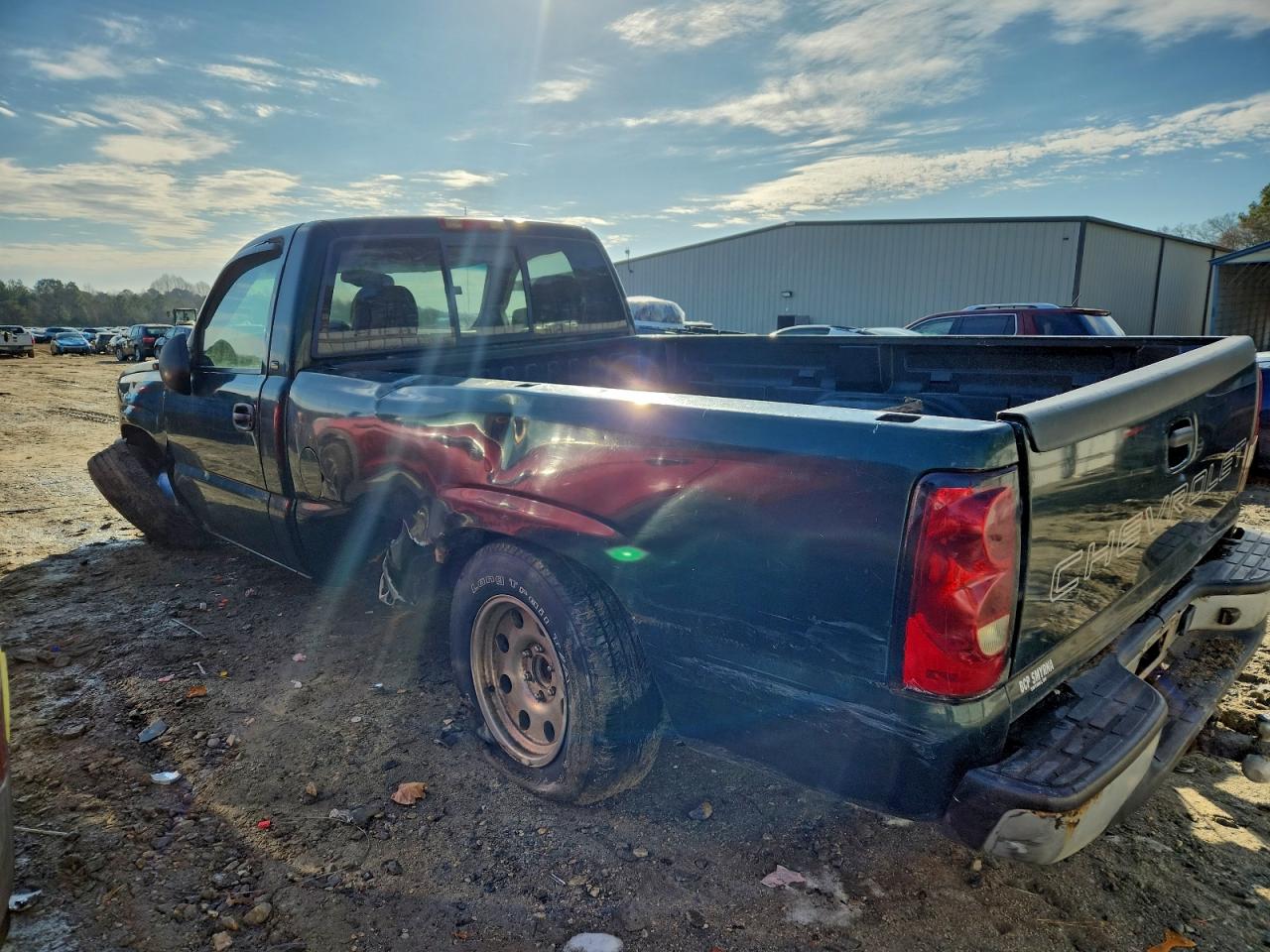 2005 CHEVROLET SILVERADO C1500 photo 2