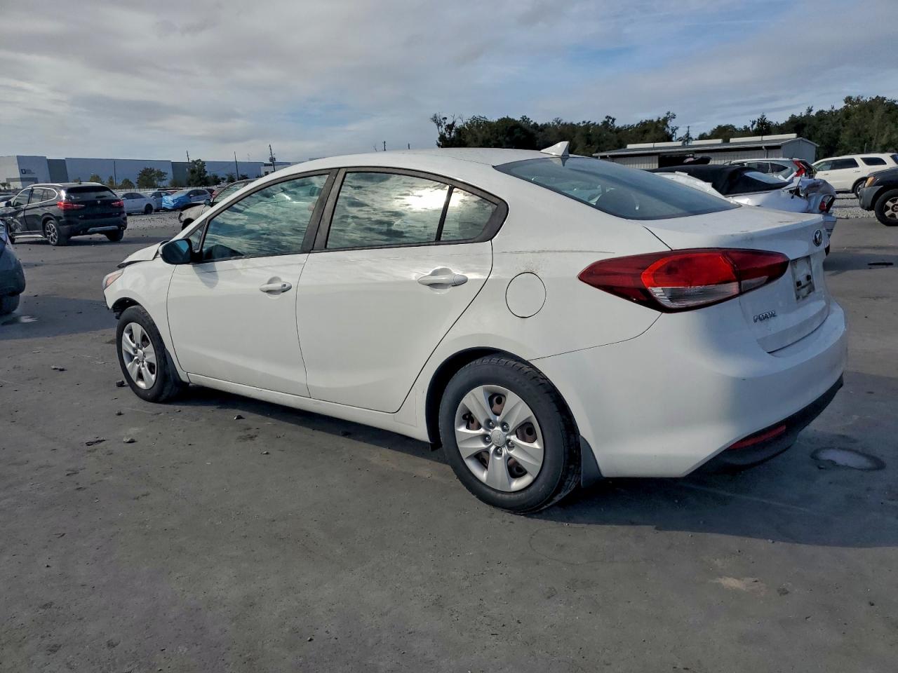 2017 KIA FORTE LX photo 2