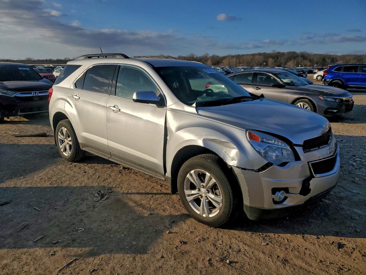 2015 CHEVROLET EQUINOX LT photo 4