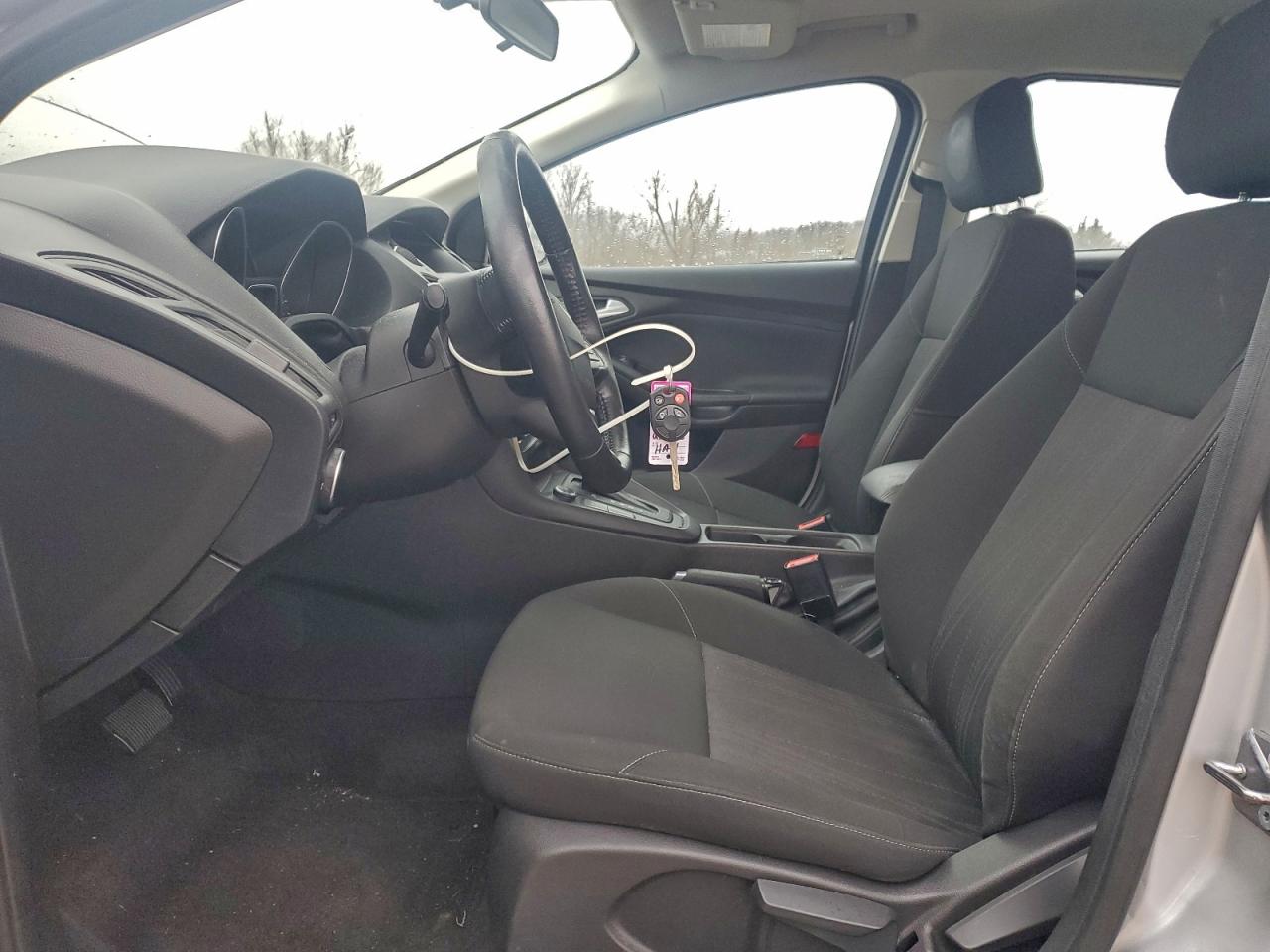 2015 FORD FOCUS SE photo 7