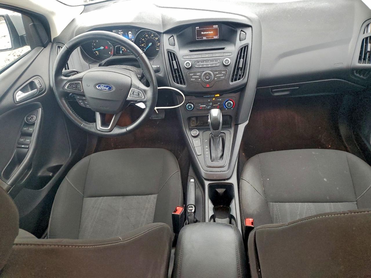 2015 FORD FOCUS SE photo 8