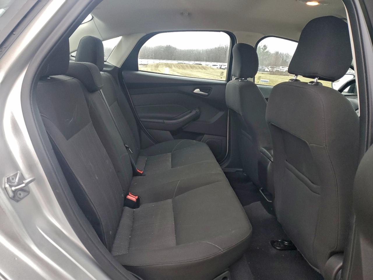 2015 FORD FOCUS SE photo 10