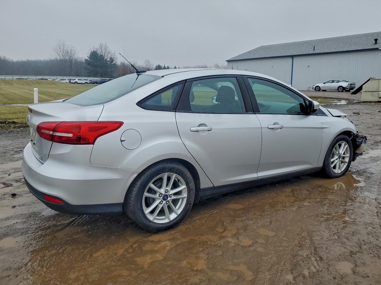 2015 FORD FOCUS SE photo 3