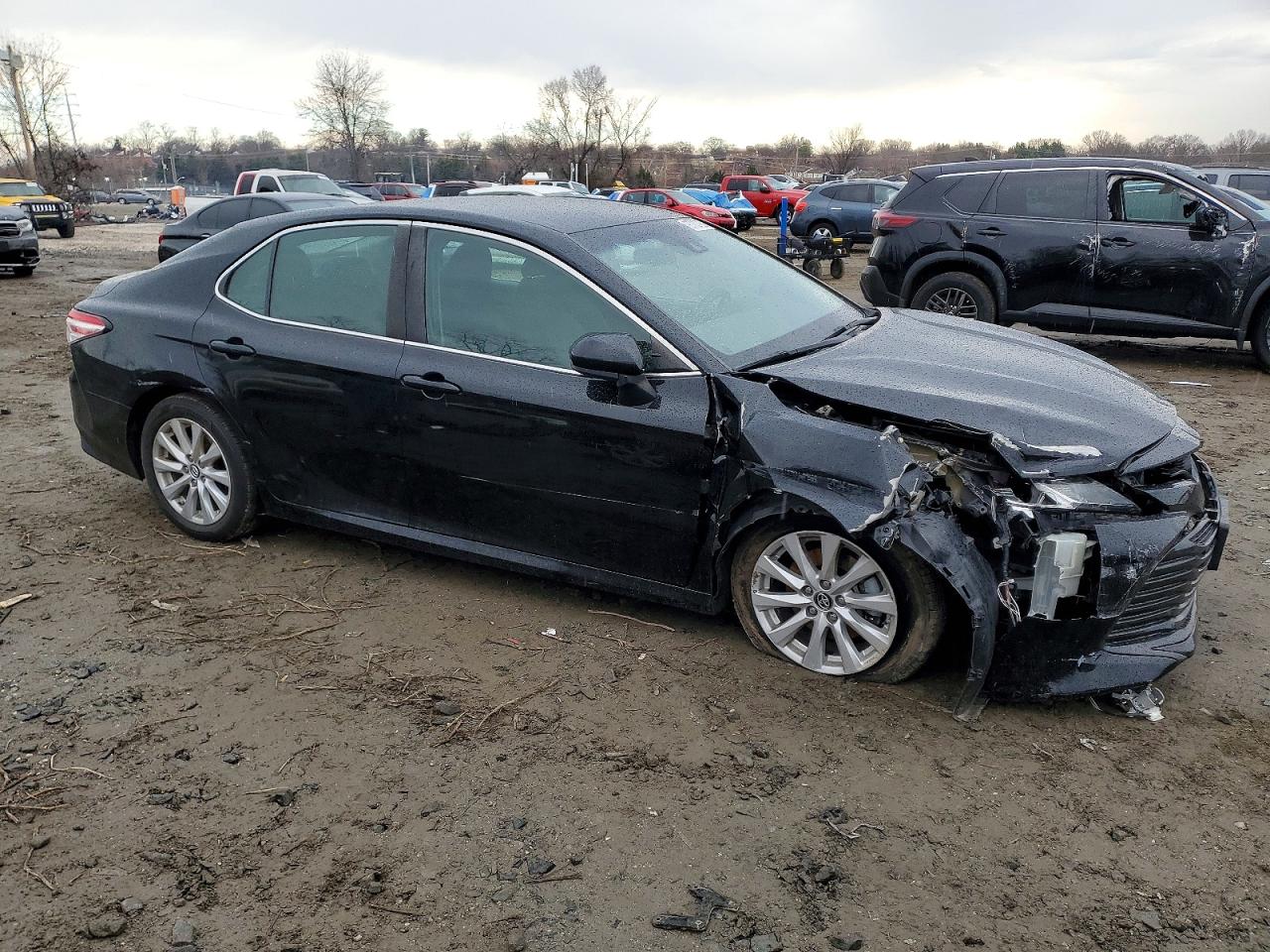 2018 TOYOTA CAMRY L photo 4