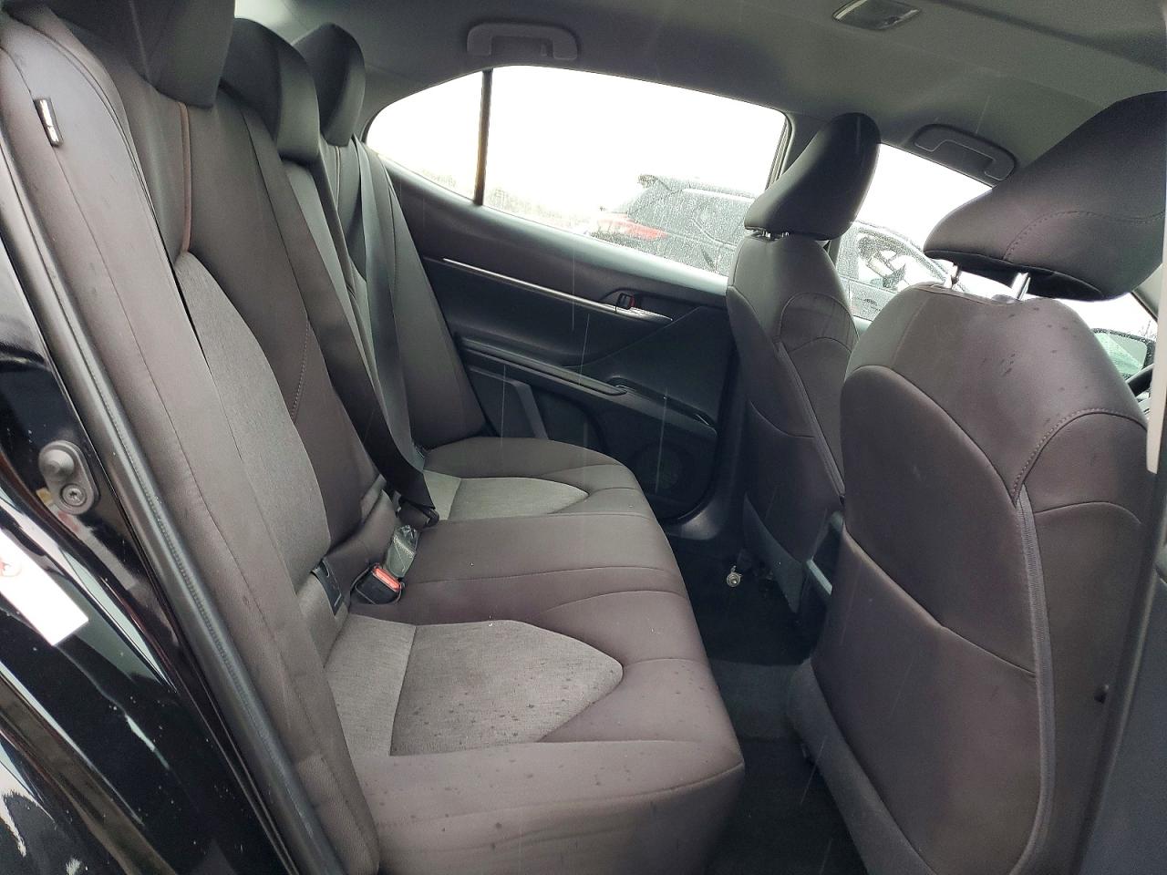 2018 TOYOTA CAMRY L photo 10