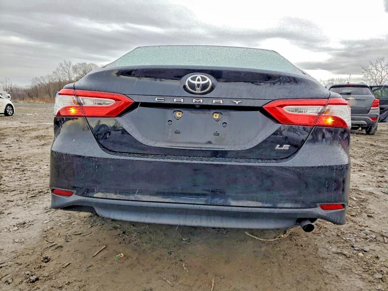 2018 TOYOTA CAMRY L photo 6