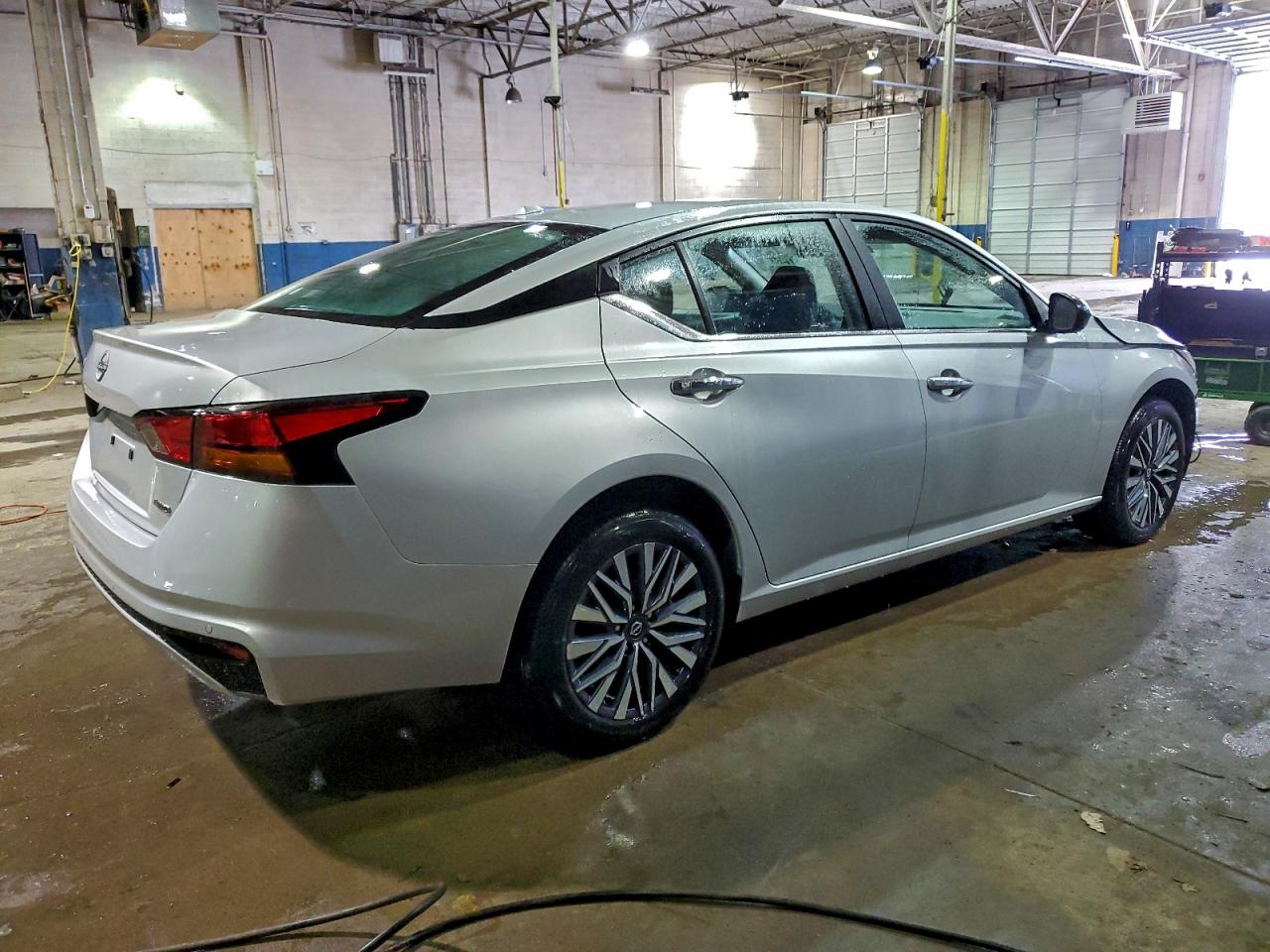 2025 NISSAN ALTIMA SV photo 3