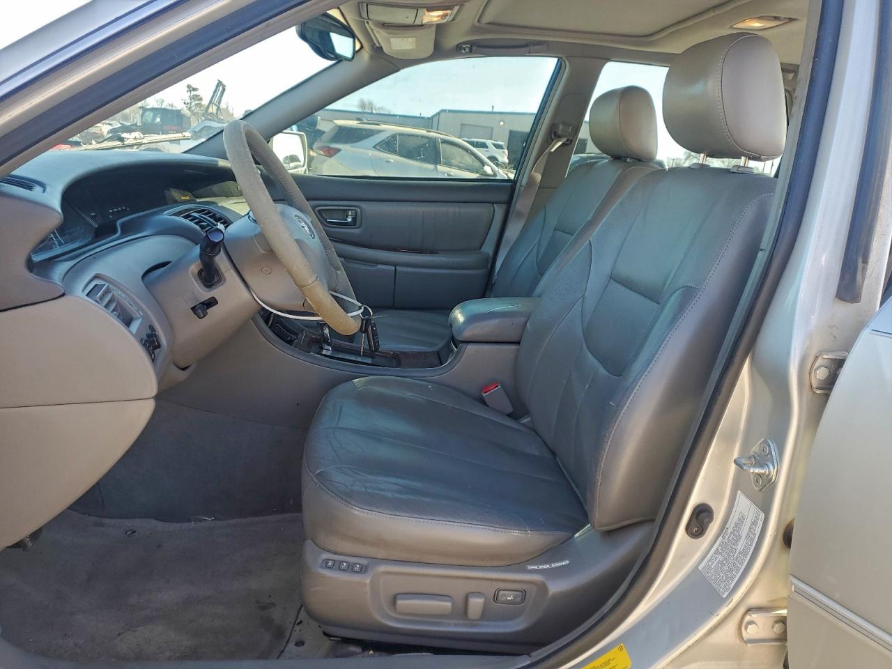 2002 TOYOTA AVALON XL photo 7