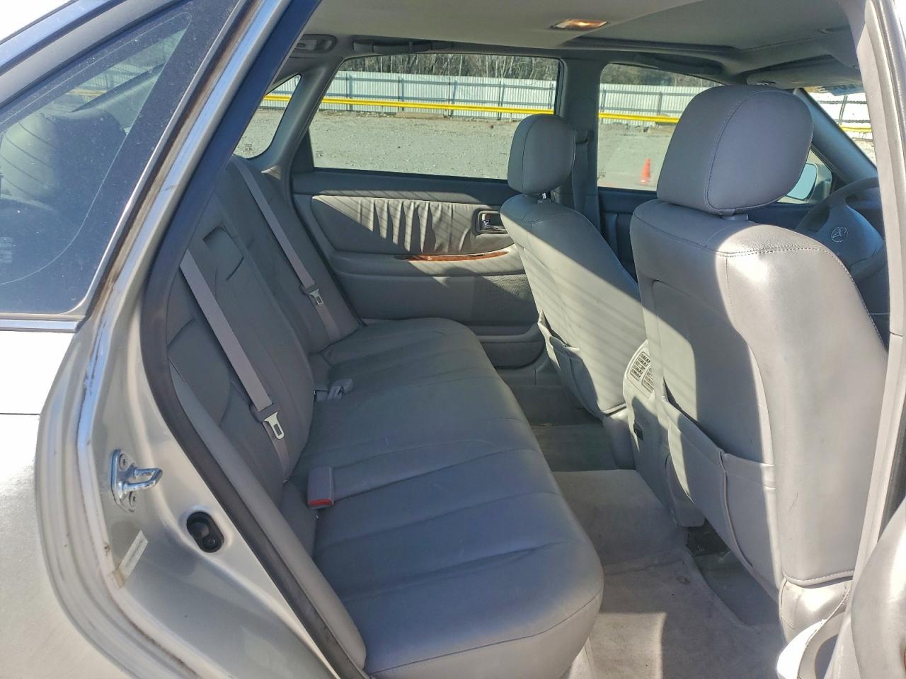 2002 TOYOTA AVALON XL photo 10