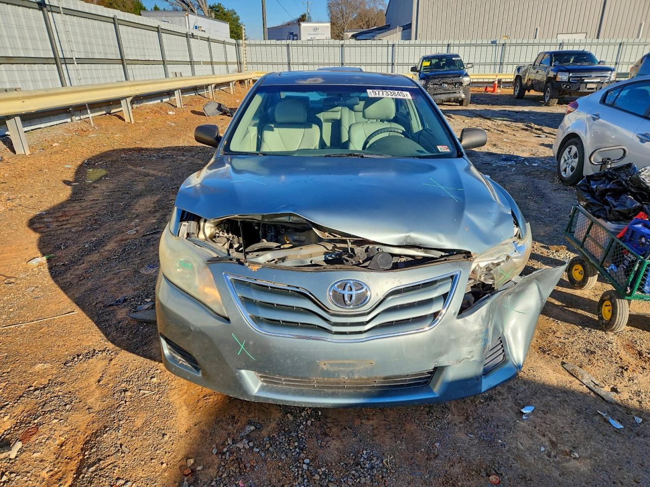 2011 TOYOTA CAMRY LE photo 9