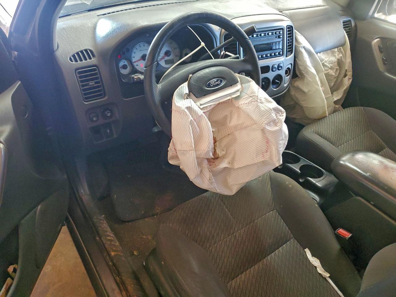 2003 FORD ESCAPE XLT photo 8
