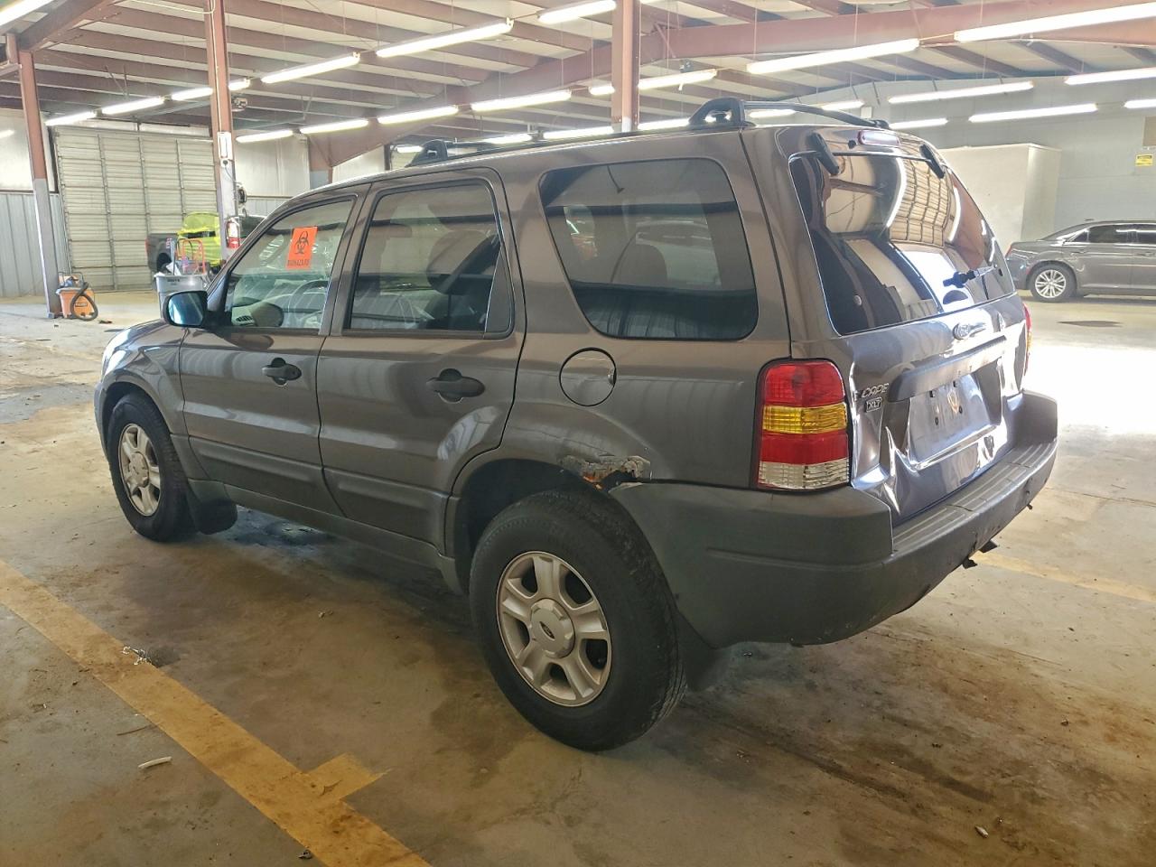 2003 FORD ESCAPE XLT photo 2