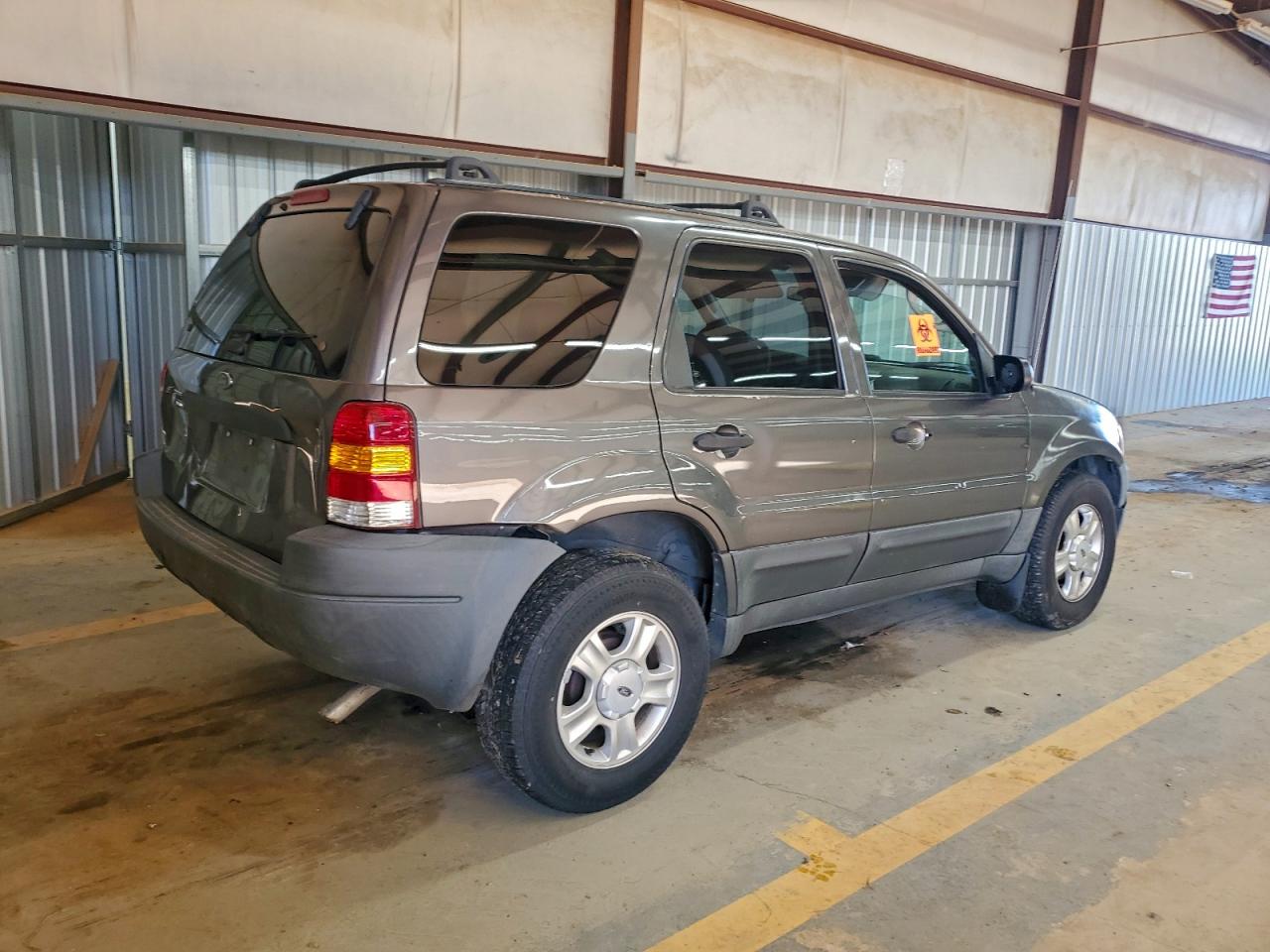 2003 FORD ESCAPE XLT photo 3