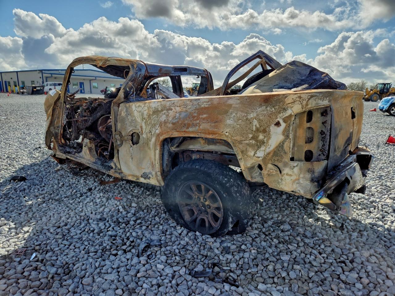 2015 GMC SIERRA K1500 SLE photo 2