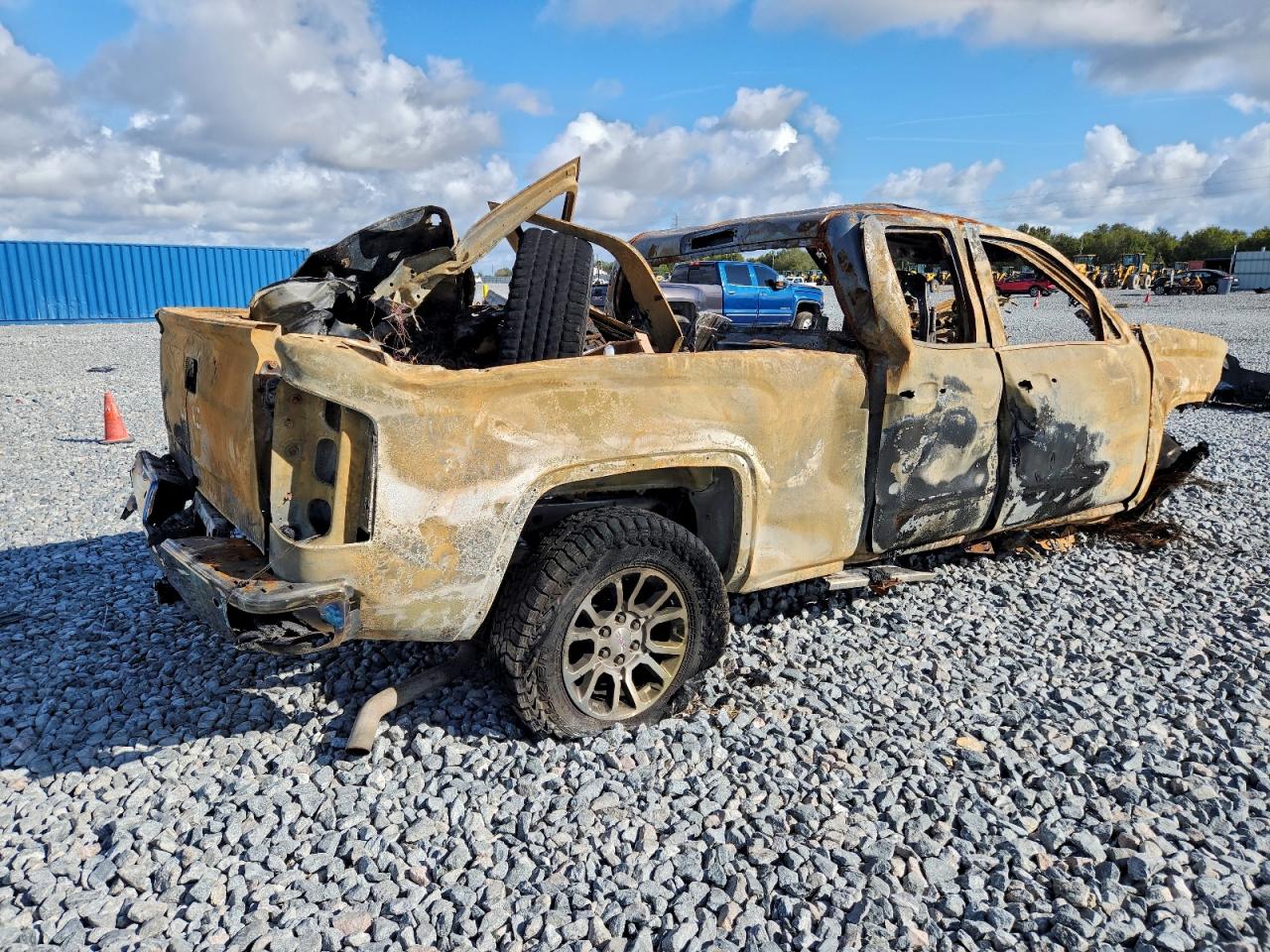 2015 GMC SIERRA K1500 SLE photo 3