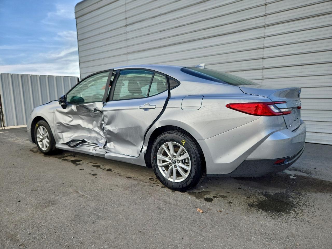 2025 TOYOTA CAMRY XSE photo 2