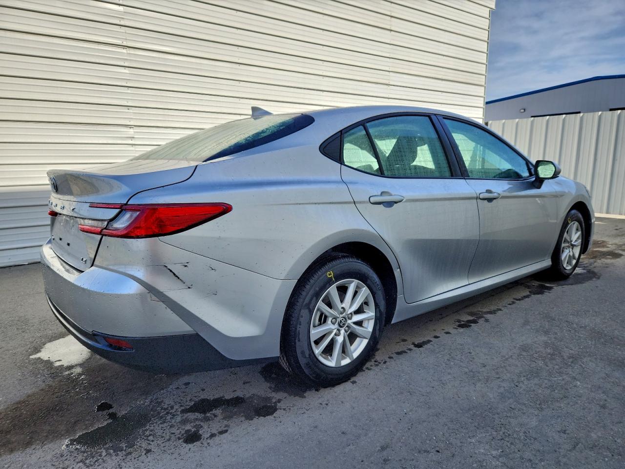 2025 TOYOTA CAMRY XSE photo 3