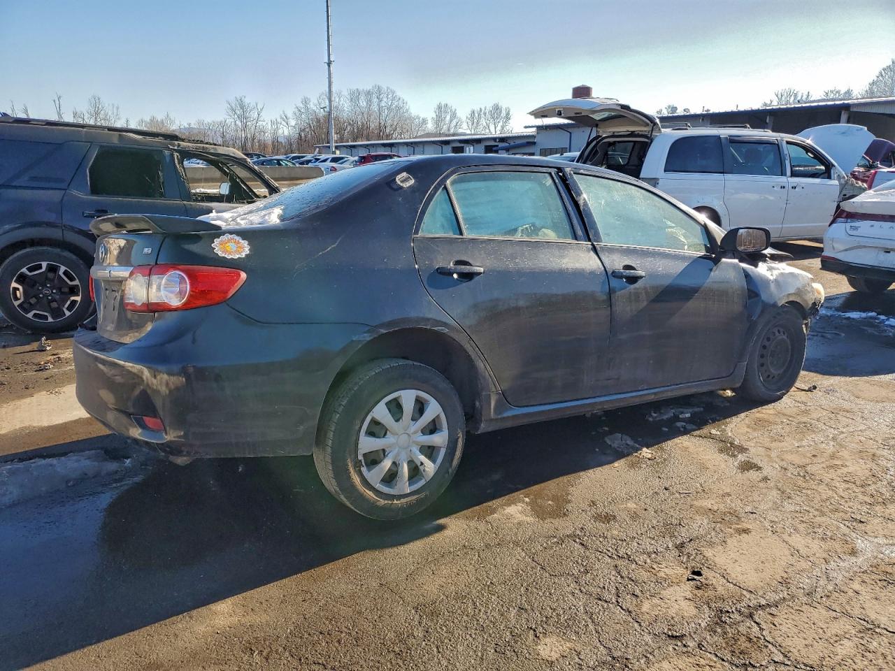 2011 TOYOTA COROLLA BASE photo 3