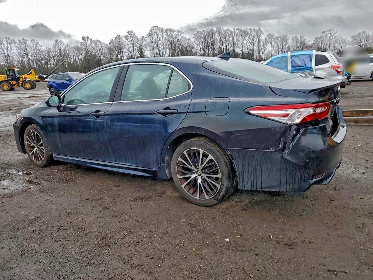 2019 TOYOTA CAMRY L photo 2