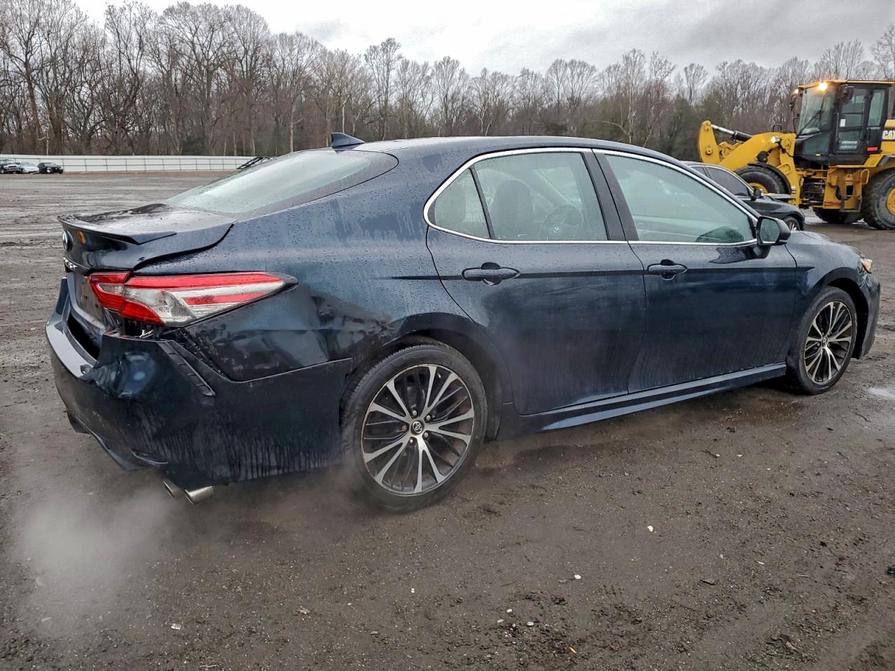 2019 TOYOTA CAMRY L photo 3