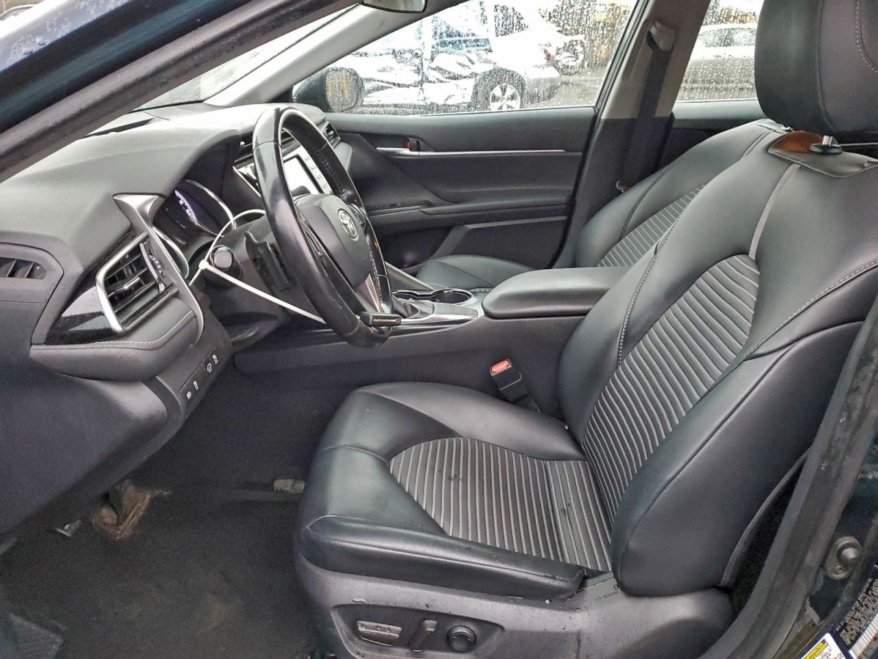 2019 TOYOTA CAMRY L photo 7
