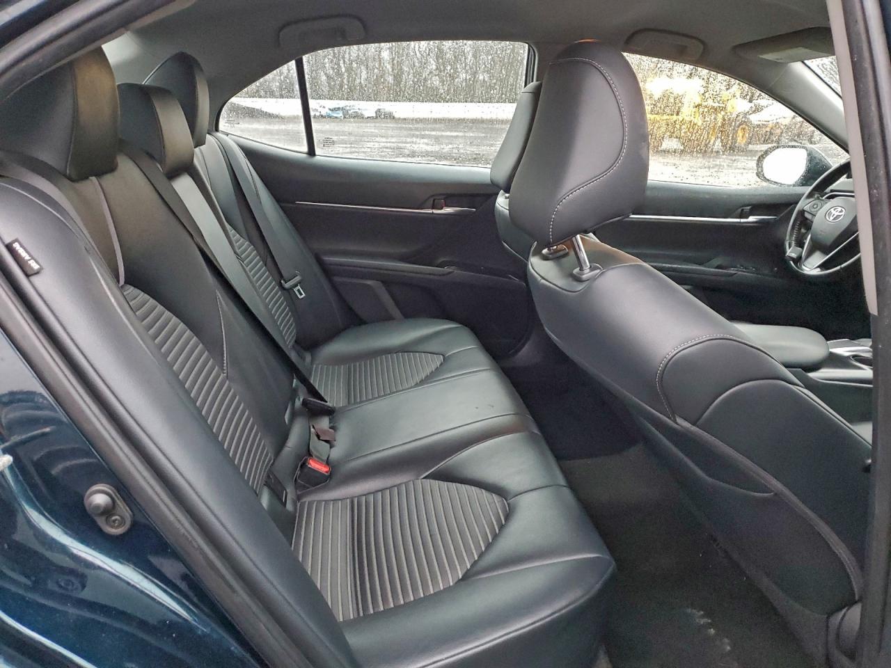 2019 TOYOTA CAMRY L photo 10