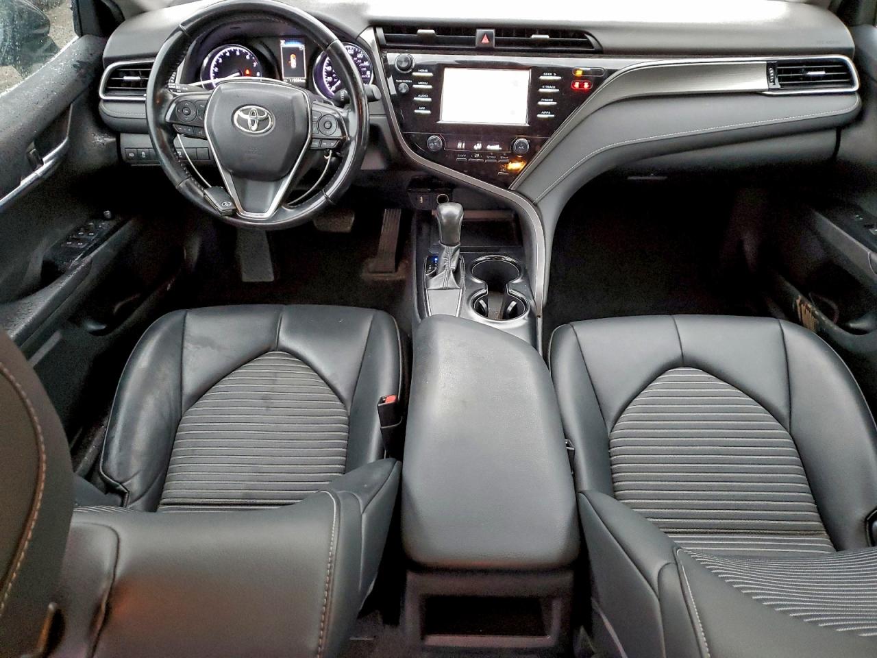 2019 TOYOTA CAMRY L photo 8