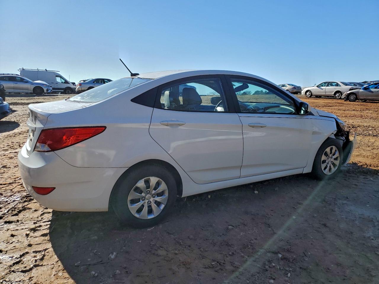 2016 HYUNDAI ACCENT SE photo 3
