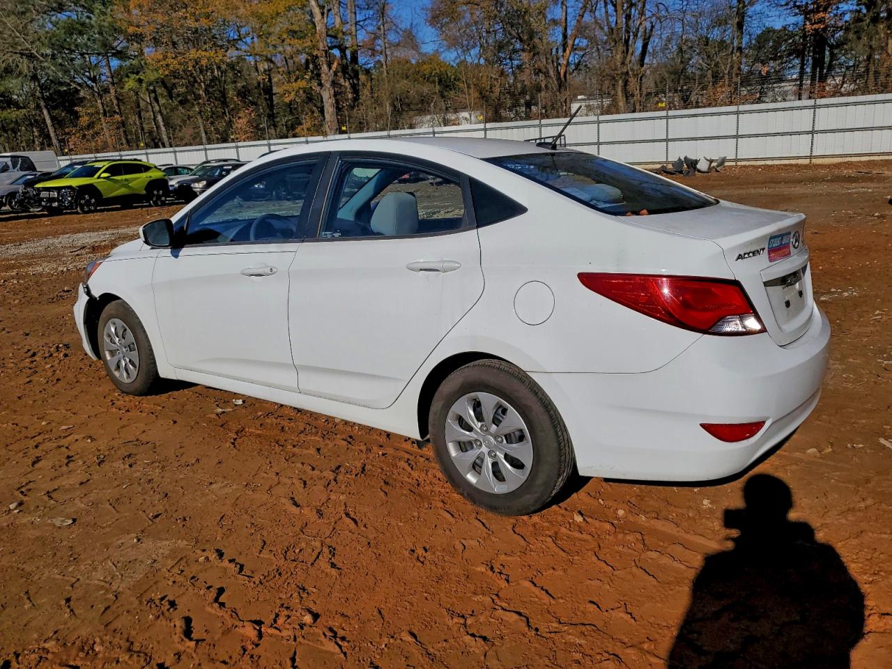 2016 HYUNDAI ACCENT SE photo 2