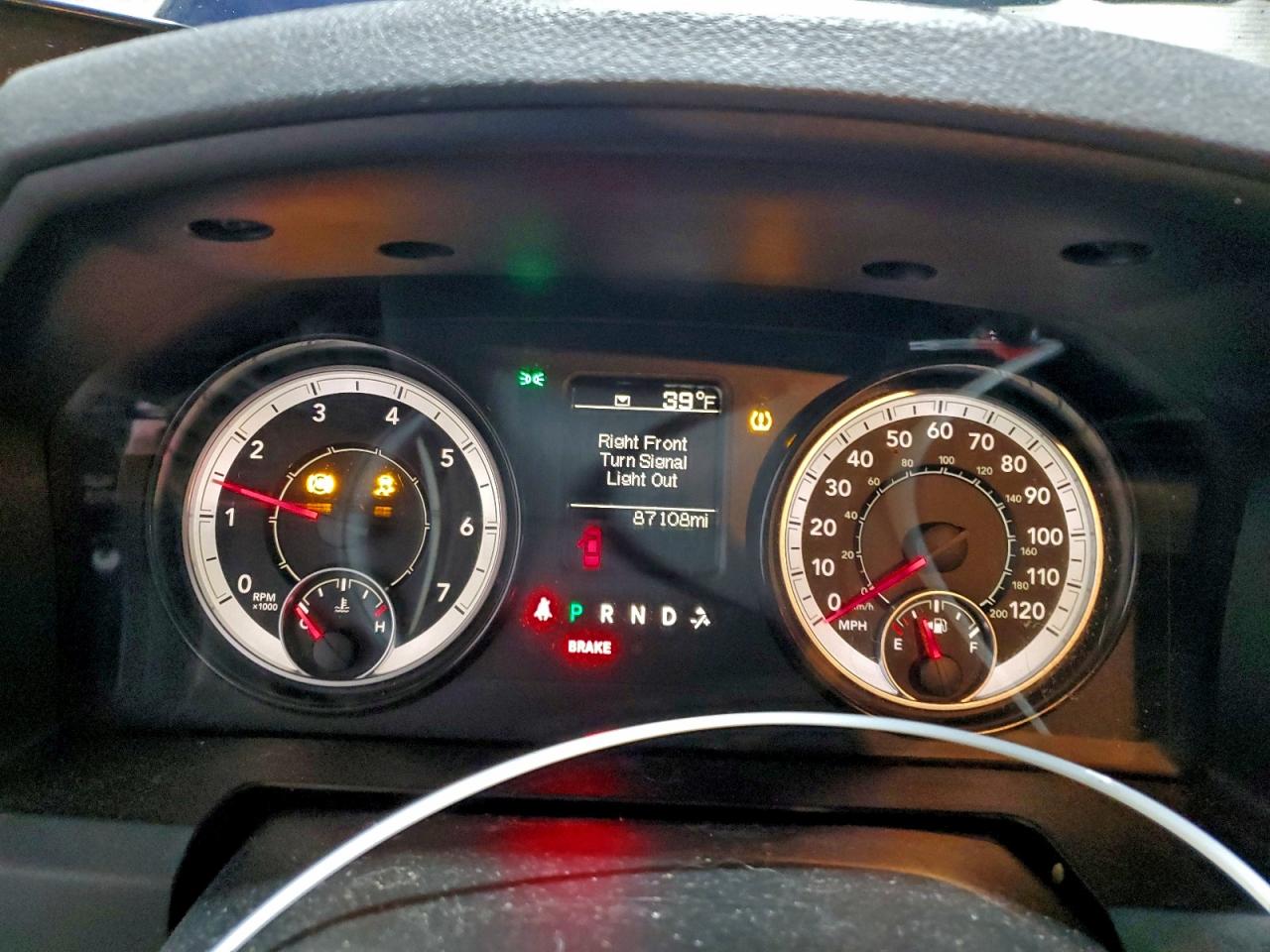 2017 RAM 1500 ST photo 9