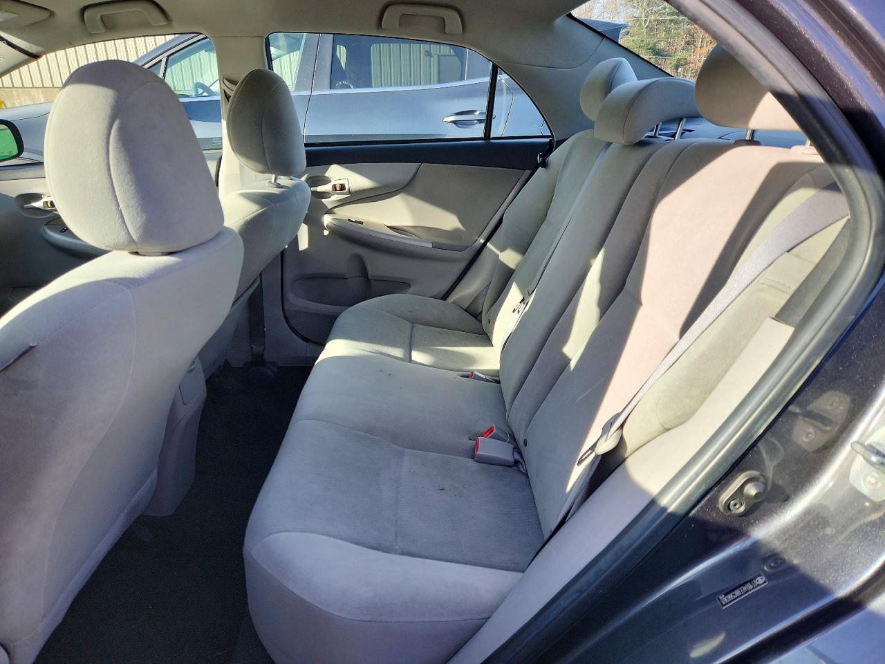 2011 TOYOTA COROLLA BASE photo 19