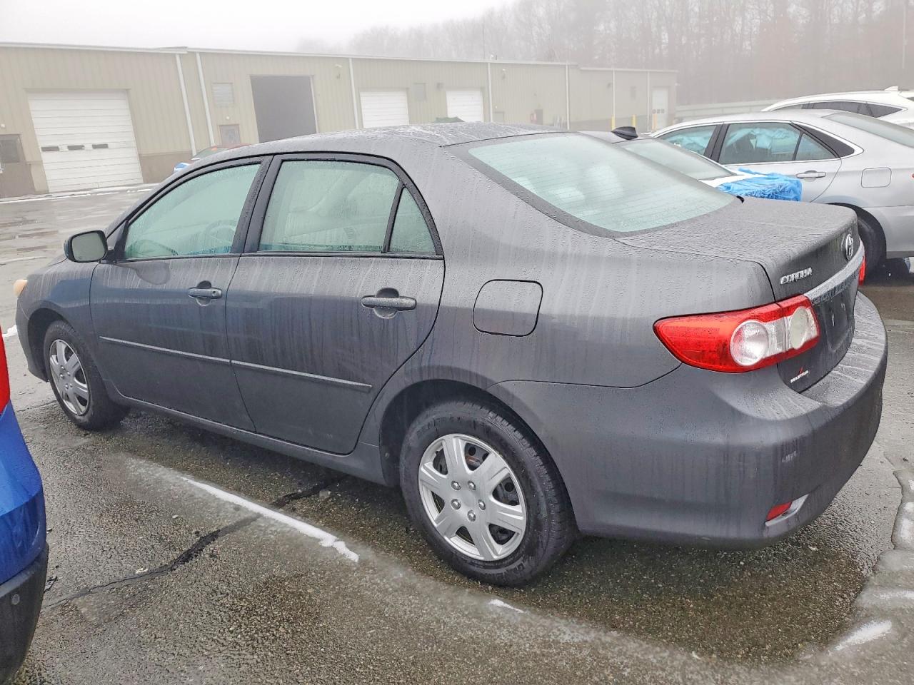 2011 TOYOTA COROLLA BASE photo 3